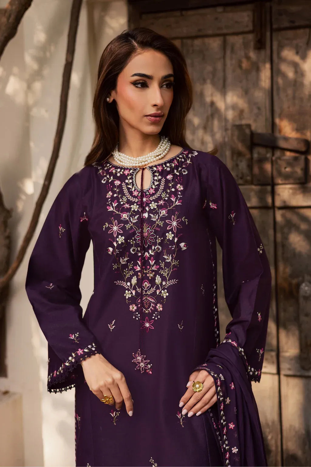 BATIK-3PC LAWN EMBROIDERED SHIRT WITH CHIFFON EMBROIDERED DUPATTA AND EMB TROUSER-RP-4761